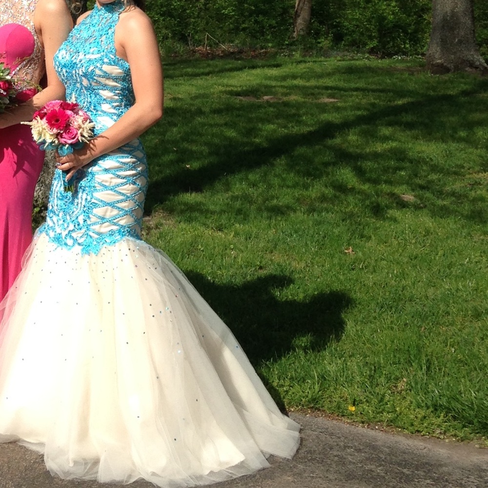 Prom dress - Picture 6 of 6